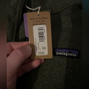 Brand new Patagonia pullover. Dark green.